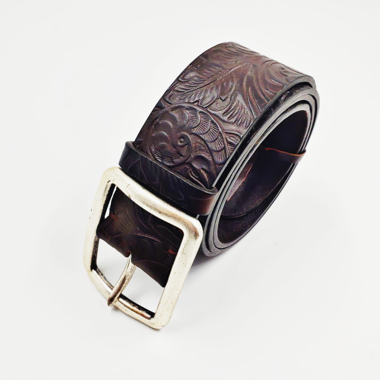 Ceinture en cuir orné