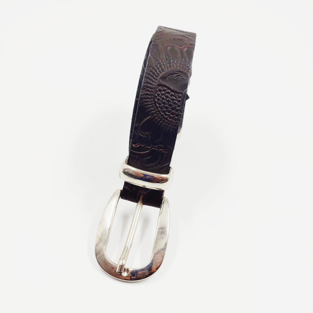 Ceinture en cuir pour femme.